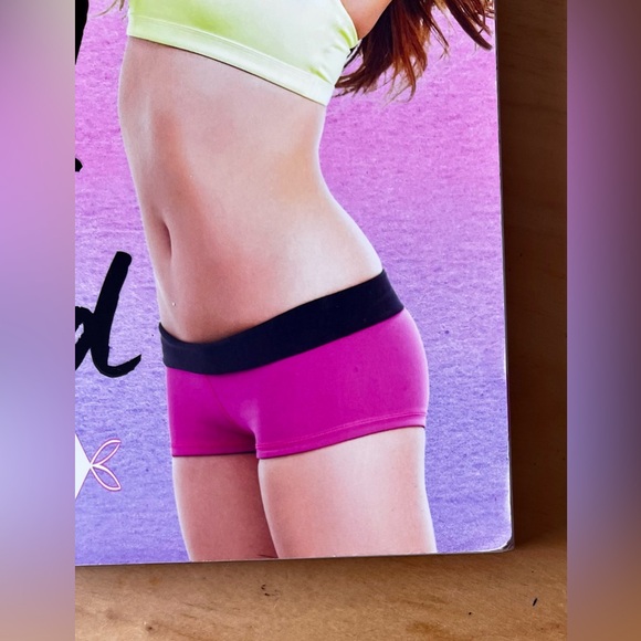 Blogilates Casey Ho Hot Body Year Round Book - Picture 2 of 4